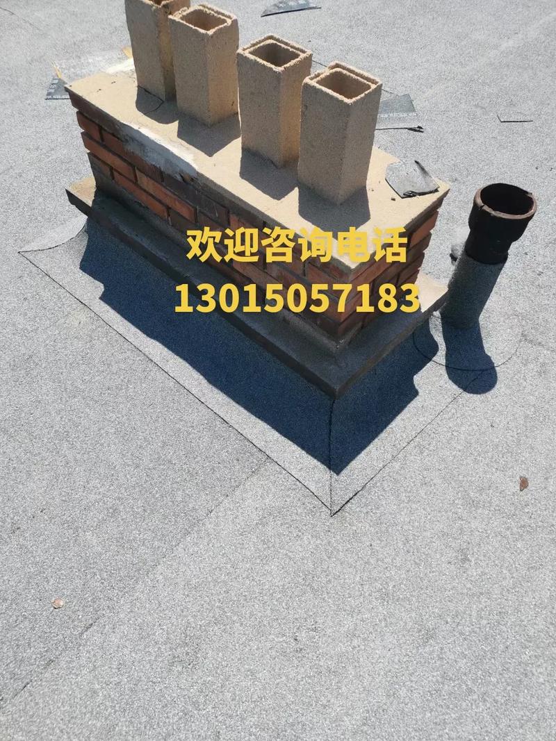 漂在城市的屋檐下 房屋修缮补漏，一场与水的无声抗争