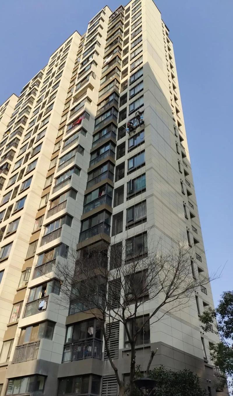 修缮91户漏水房屋、更换18台电梯钢丝绳 一项民生工程的背后